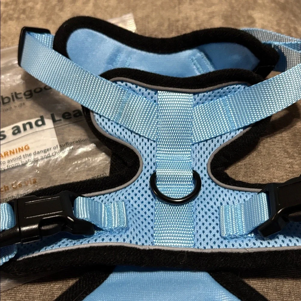Rabbitgoo blue & black cat harness & leash, size medium, NIB.